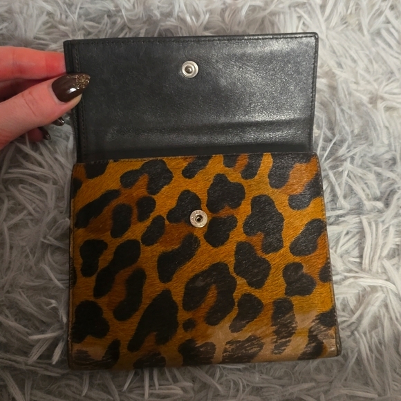 Prada Beautiful Leopard 🐆 Print Compact Wallet (EUC)(LN01319) - Picture 5 of 11